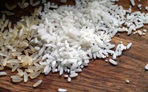 A pile of rice grains