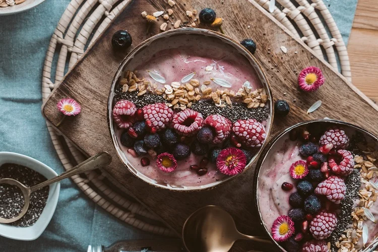 Smoothie with cereal grain and fruit